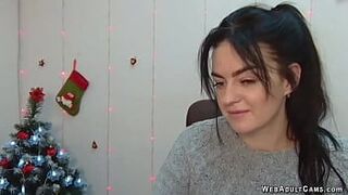 Brunette amateur Ukrainian babe webcam solo - porn video