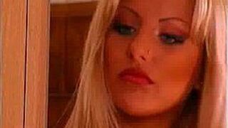 Hot blond hooker cunted - porn video