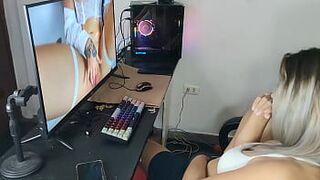 I Found My Step Sister Watching Porn And I Ended Up Fucking Her Very Hard - porn video